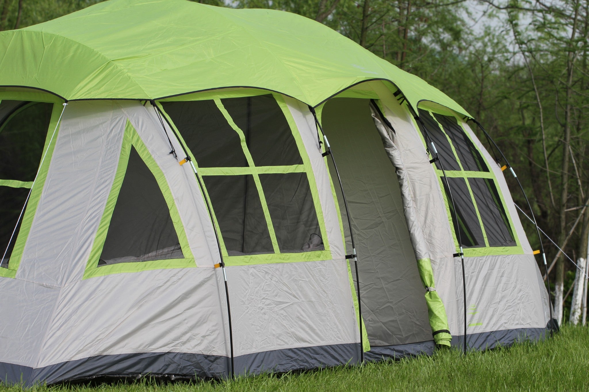 Large 12 person family tent with room divider