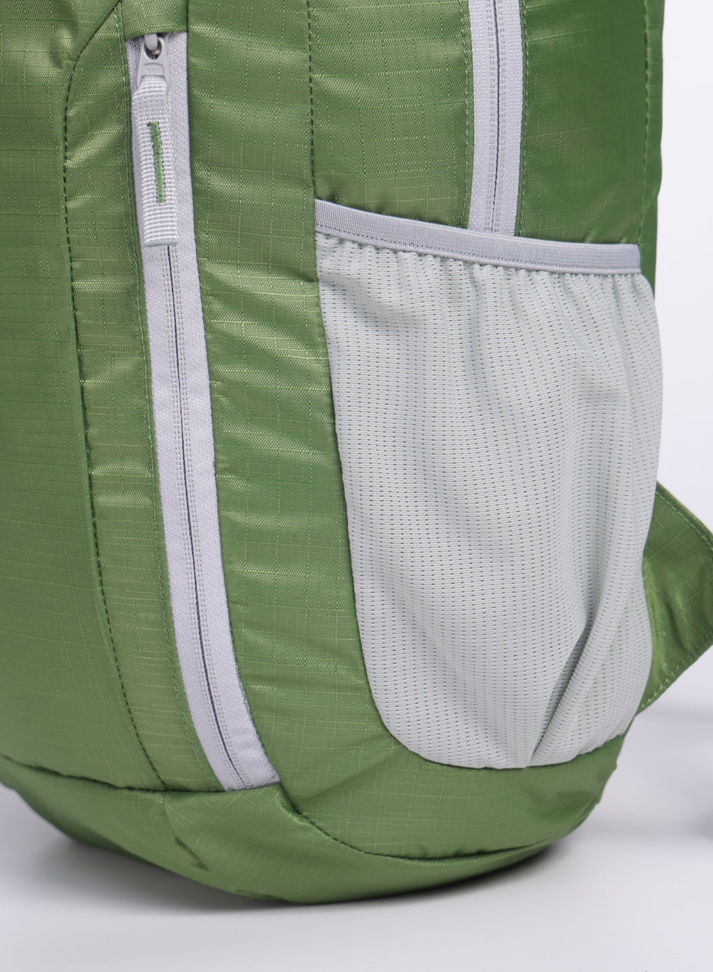 AlpineRidge 23L Hiking Backpack – Lightweight Hydration-Compatible Daypack (PRE-ORDER est. 05/2026 delivery)